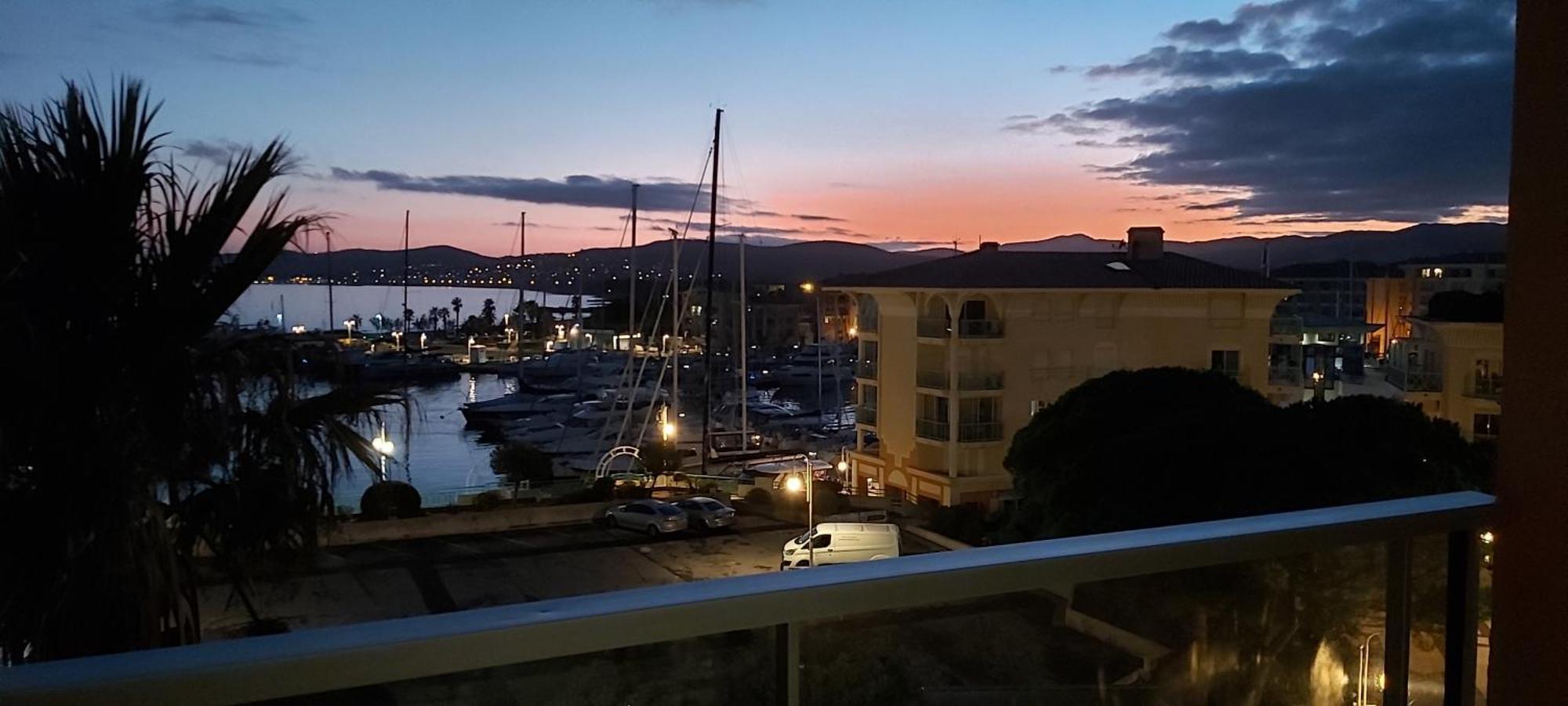 Sublime Vue Mer,Parking,Wifi Fréjus المظهر الخارجي الصورة